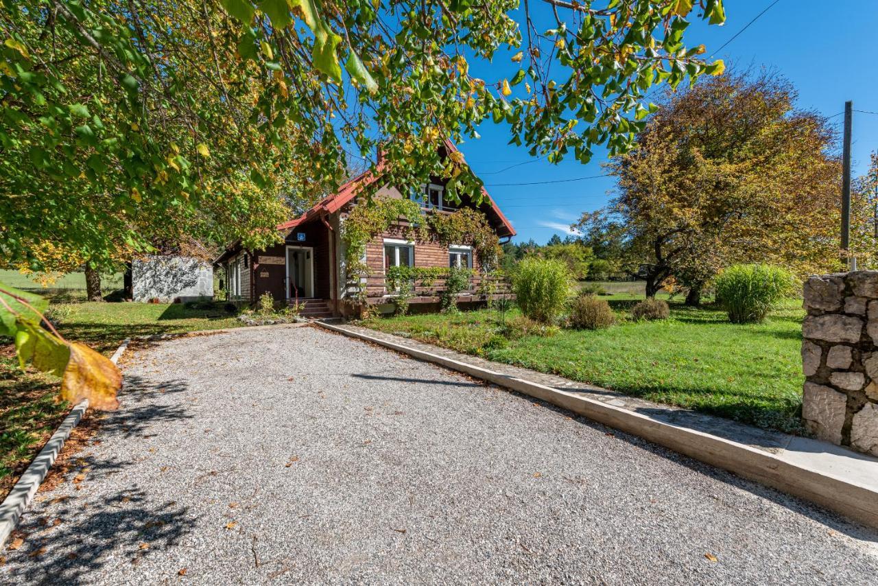 Magnus Lupus Villa Кореница Екстериор снимка