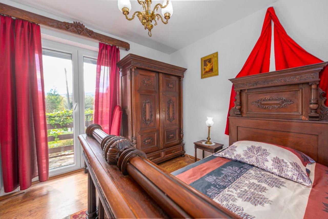 Magnus Lupus Villa Кореница Екстериор снимка