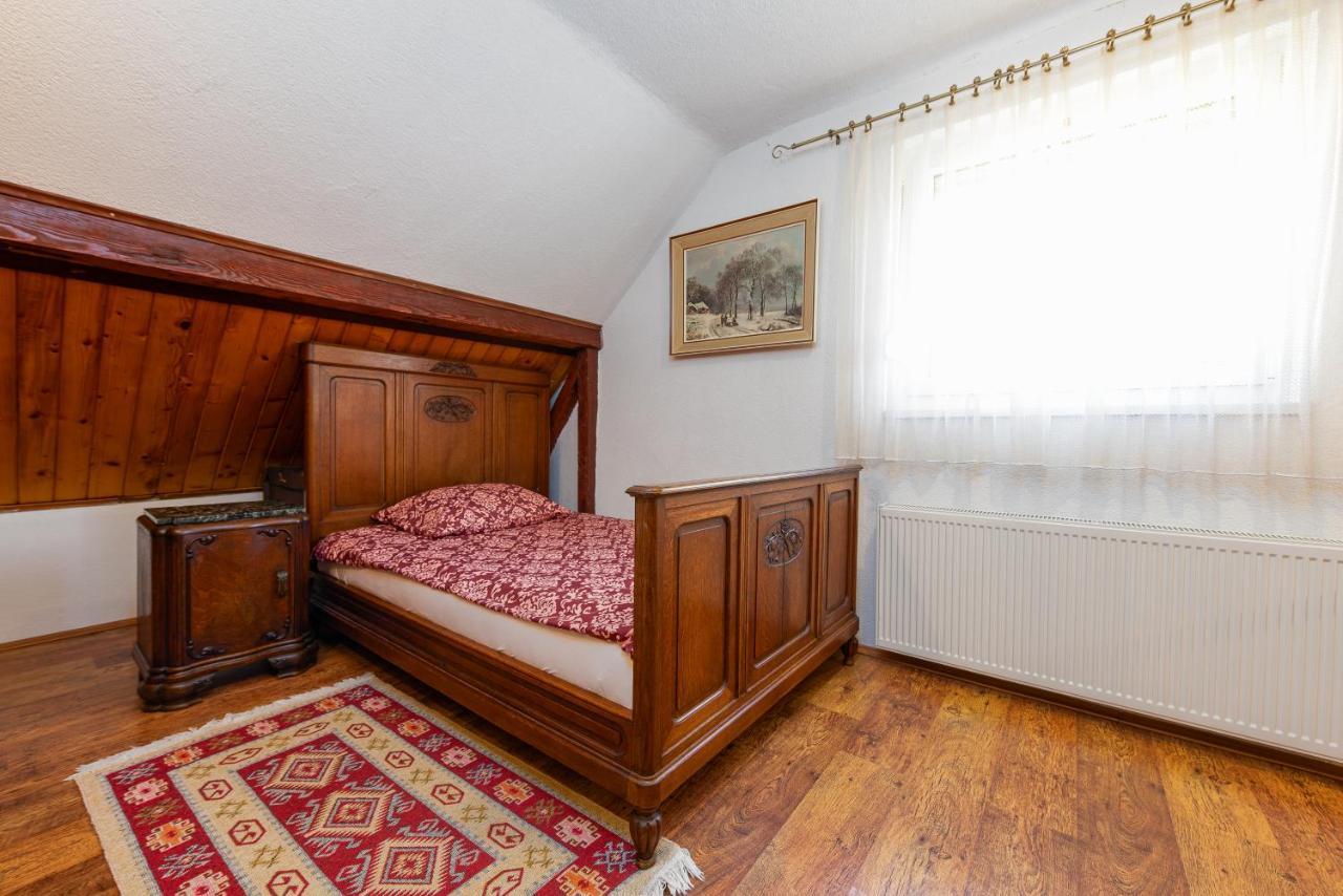 Magnus Lupus Villa Кореница Екстериор снимка