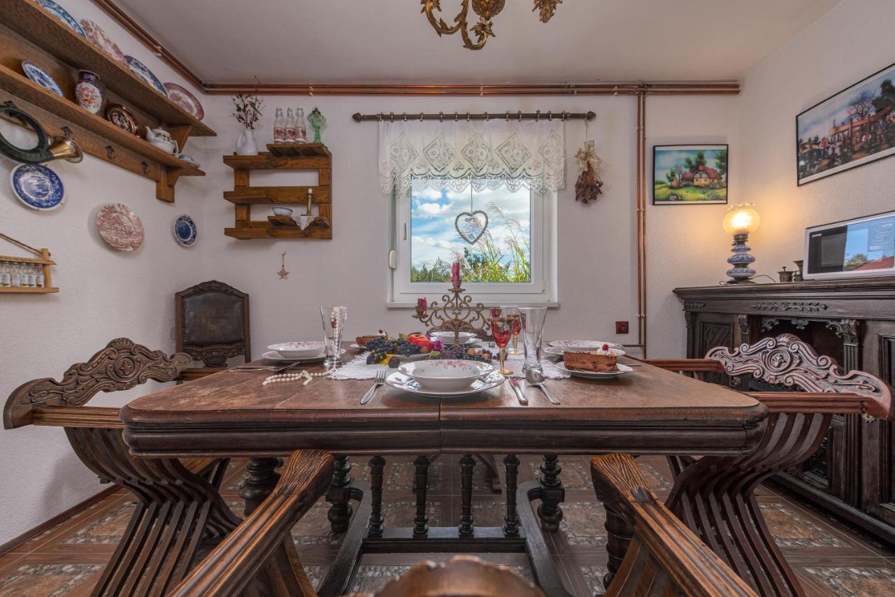 Magnus Lupus Villa Кореница Екстериор снимка
