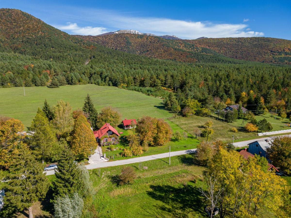 Magnus Lupus Villa Кореница Екстериор снимка